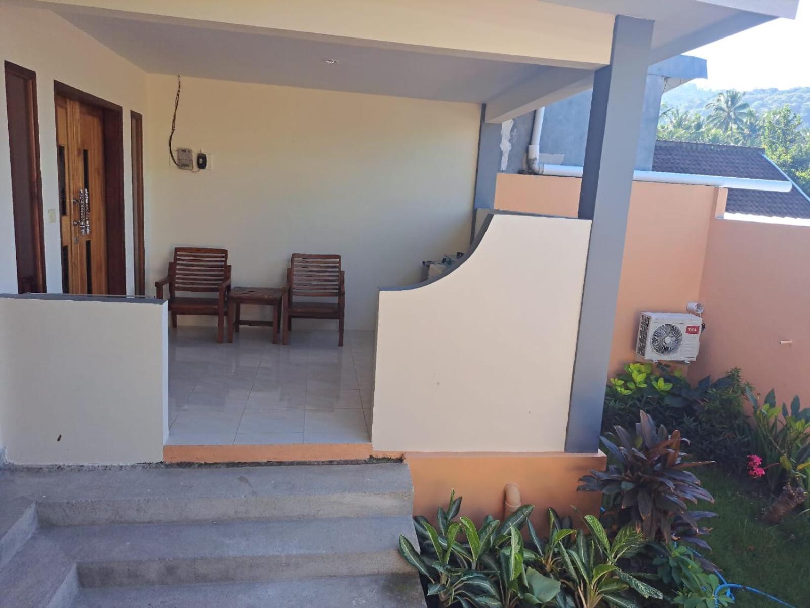 Family Garden Homestay Senggigi Eksteriør bilde
