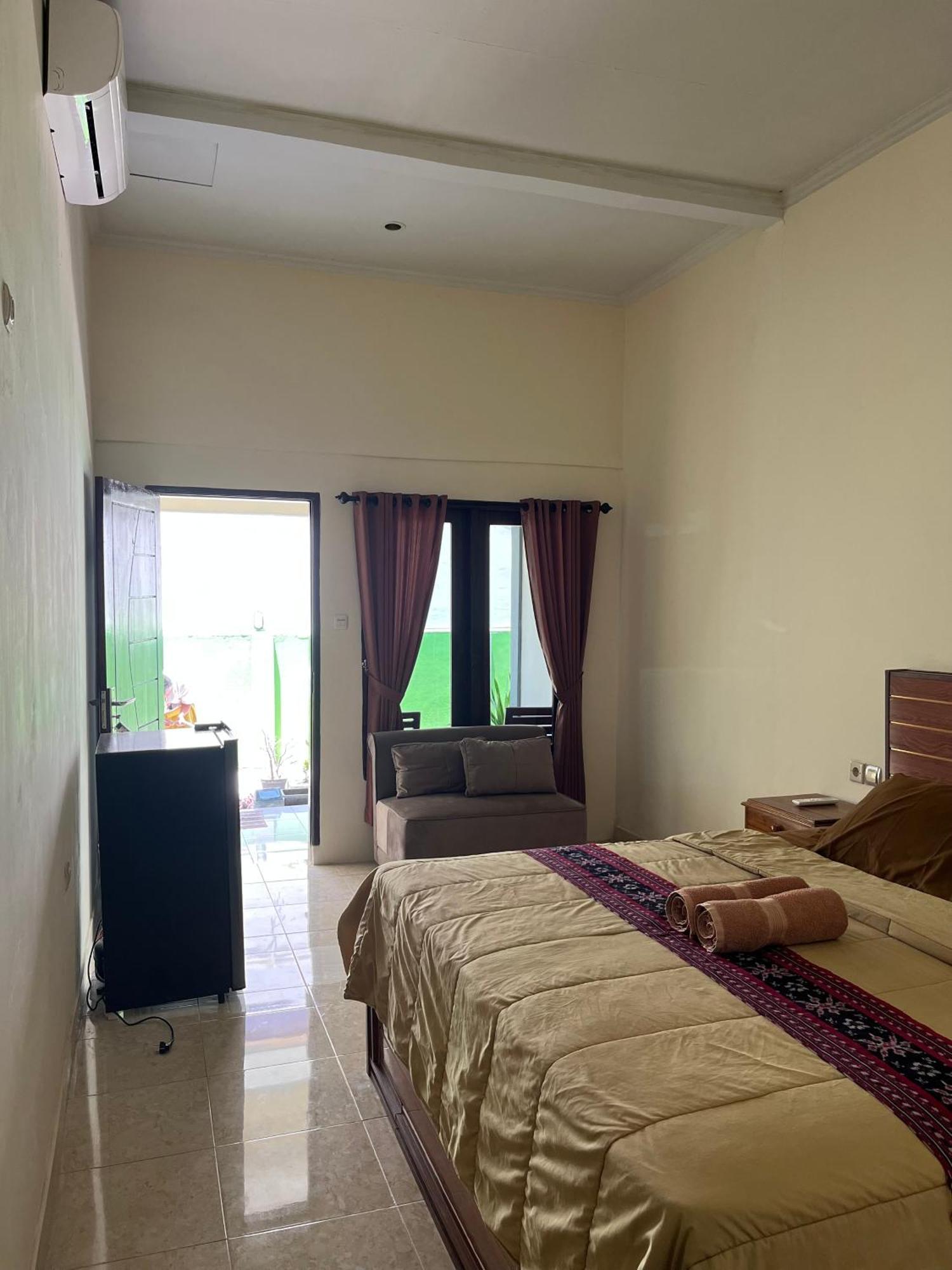 Family Garden Homestay Senggigi Eksteriør bilde
