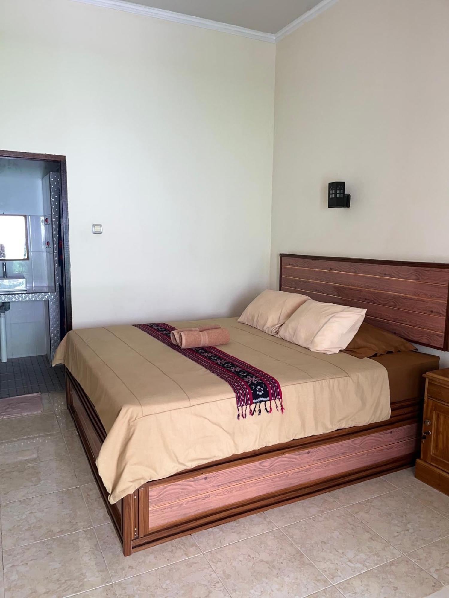 Family Garden Homestay Senggigi Eksteriør bilde