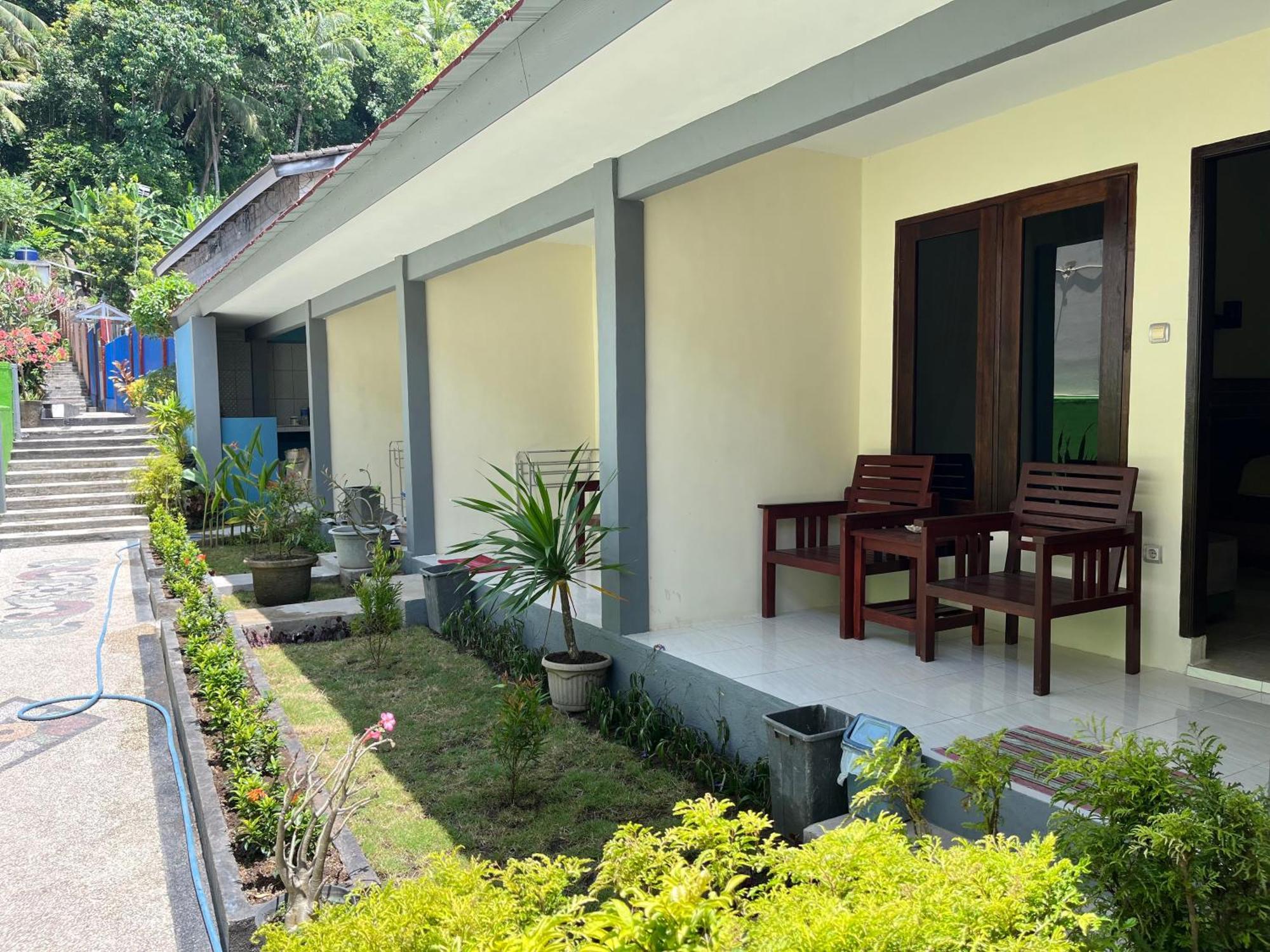 Family Garden Homestay Senggigi Eksteriør bilde